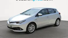 Gris plata Usado 2017 Toyota Auris Hybrid Active Utilitario | 15.090 € (Precio justo)