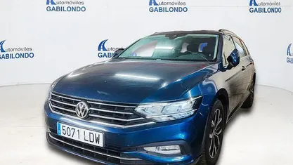 Usado VW Passat Executive 151 CV (111 kW) 2020 Azul Familiar