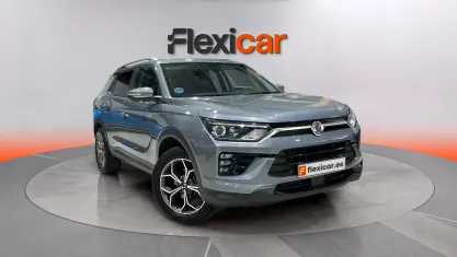 Usado SsangYong Korando 149 CV (109 kW) 2024 Gris SUV