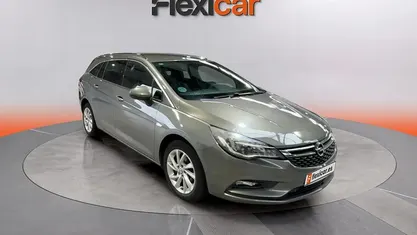 Usado Opel Astra Dynamic 151 CV (111 kW) 2019 Gris Berlina