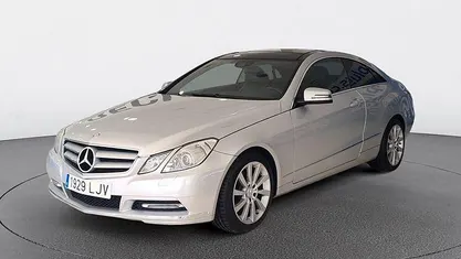 Gris plata Usado 2012 Mercedes E220 Avantgarde Coupe | 12.500 € (Precio justo)