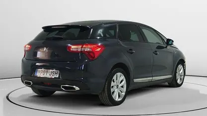 Käytetty DS Automobiles DS5 Style 121 HP (88 kW) 2016 Harmaa Viistoperä
