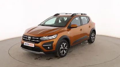 Usado Dacia Sandero Comfort 91 CV (66 kW) 2022 Dorado Berlina