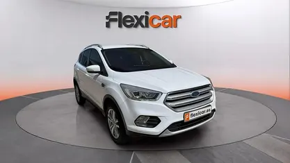 Usado Ford Kuga Trend+ 120 CV (88 kW) 2019 Blanco SUV