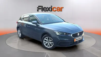 Usado Seat Leon Style 116 CV (85 kW) 2024 Gris Berlina