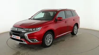 Usado Mitsubishi Outlander P-HEV 224 CV (164 kW) 2021 Rojo SUV