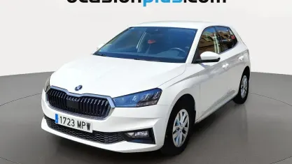 Usado Skoda Fabia Selection 95 CV (69 kW) 2024 Blanco Utilitario