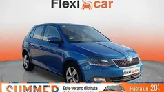 Azul Usado 2018 Skoda Fabia Ambition Berlina | 8690 € (Buen precio)