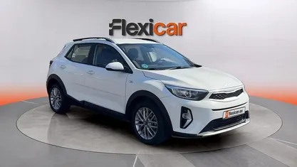 Usado Kia Stonic 84 CV (61 kW) 2022 Blanco SUV