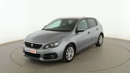 Usado Peugeot 308 Style 130 CV (95 kW) 2019 Gris Berlina