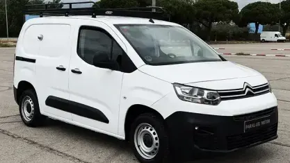 Usado Citroën Berlingo 102 CV (75 kW) 2021 Blanco Monovolumen