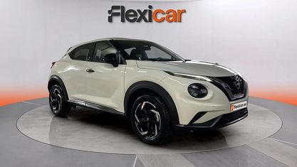 Używany Nissan Juke Acenta 114 KM (83 kW) 2025 Biały SUV