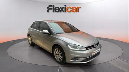 Usado VW Golf VII Advance 116 CV (85 kW) 2019 Gris Utilitario