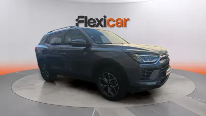 Usado SsangYong Korando 149 CV (109 kW) 2022 Gris
