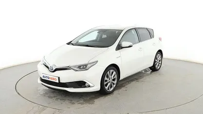Usado Toyota Auris Hybrid Business Edition 136 CV (100 kW) 2016 Blanco Utilitario