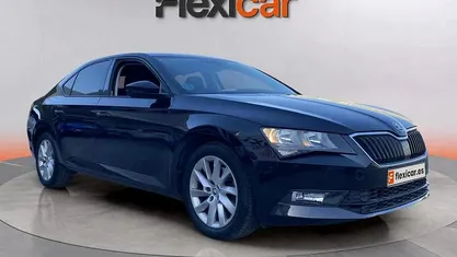 Negro Usado 2018 Skoda Superb Active Familiar | 15.390 € (Buen precio)