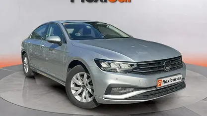 Usado VW Passat 122 CV (89 kW) 2020 Gris Berlina