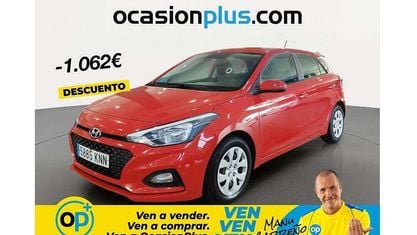 Usado Hyundai i20 75 CV (55 kW) 2018 Rojo Utilitario