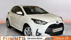 Blanco Usado 2021 Toyota Yaris Hybrid Active Berlina | 17.590 € (Precio justo)