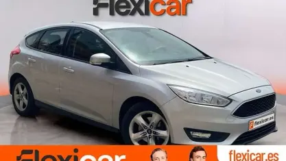 Usado Ford Focus Trend 125 CV (91 kW) 2018 Gris Utilitario