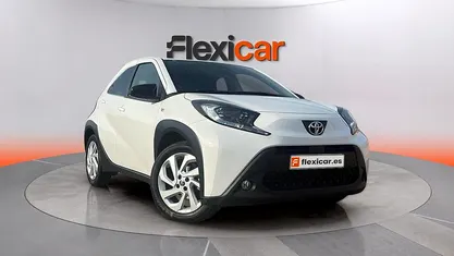 Begagnad Toyota Aygo X 72 HK (52 kW) 2024 Vit SUV