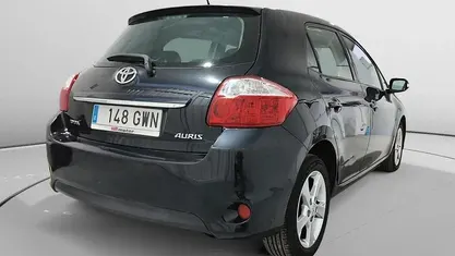 Begagnad Toyota Auris Active 126 HK (92 kW) 2010 Halvkombi