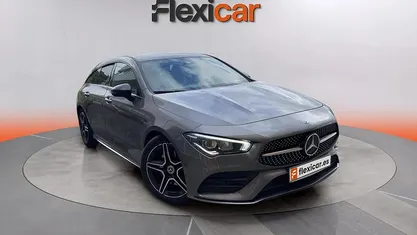 Usado Mercedes CLA200 Shooting Brake 150 CV (110 kW) 2020 Gris Familiar