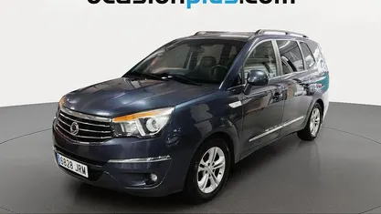 Usado Ssangyong (KGM) Rodius Limited 178 CV (130 kW) 2016 Gris Monovolumen