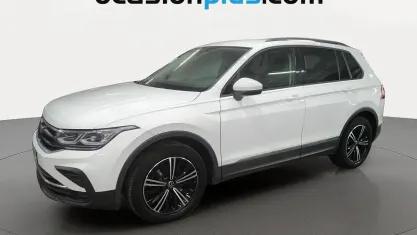 Używany VW Tiguan Life 150 KM (110 kW) 2023 Biały SUV