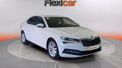 Usado Skoda Superb Ambition 120 CV (88 kW) 2020 Blanco Berlina