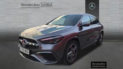 Gris montaña Usado 2024 Mercedes GLA200 AMG line SUV | 42.900 € (Precio justo)