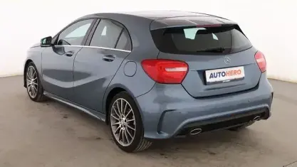 Usado Mercedes A180 AMG 110 CV (80 kW) 2015 Azul Utilitario