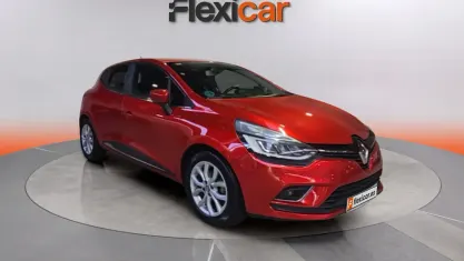 Usado Renault Clio IV Zen 90 CV (66 kW) 2017 Rojo Utilitario