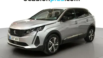 Usado Peugeot 3008 Allure 136 CV (100 kW) 2024 Gris SUV