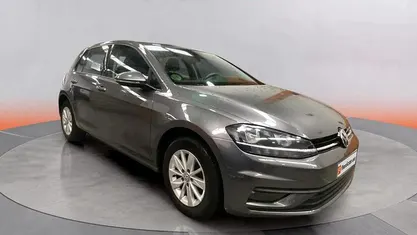 Gris Usado 2017 VW Golf Advance Berlina | 11.990 € (Super precio)