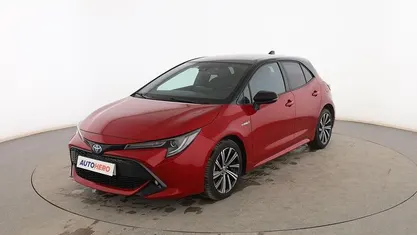 Occasion Toyota Corolla Style 125 PK (91 kW) 2021 Rood Sedan