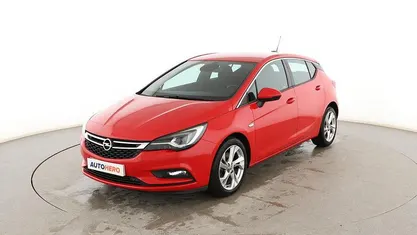 Usado Opel Astra Excellence 135 CV (99 kW) 2017 Rojo Berlina