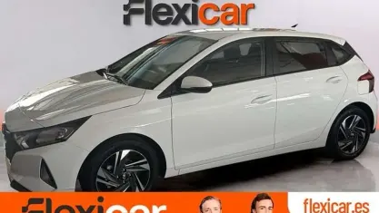 Usado Hyundai i20 101 CV (74 kW) 2022 Blanco Utilitario