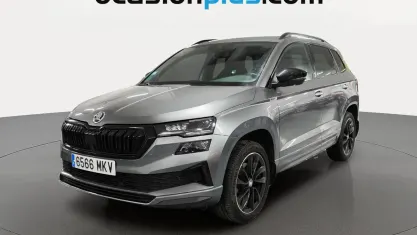 Usado Skoda Karoq SportLine 150 CV (110 kW) 2023 Gris SUV
