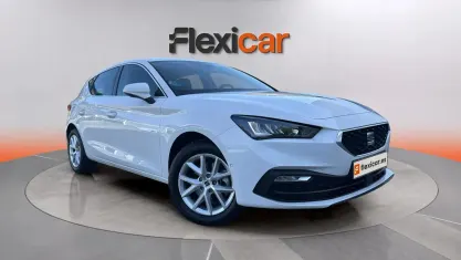 Usado Seat Leon Style 116 CV (85 kW) 2025 Blanco Familiar