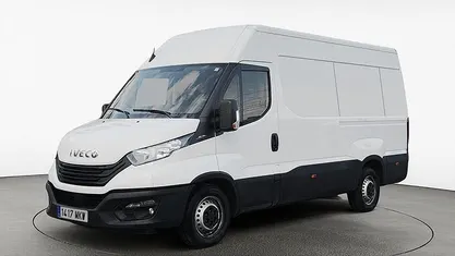 Usado Iveco Daily 156 CV (114 kW) 2023 Blanco Familiar