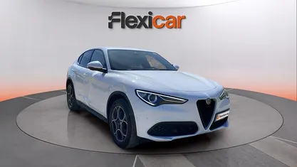 Usado Alfa Romeo Stelvio Sprint 200 CV (147 kW) 2022 Blanco SUV