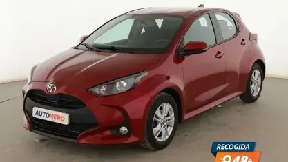 Usado Toyota Yaris Edition 125 CV (91 kW) 2021 Rojo Utilitario