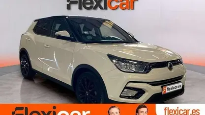 Usado Ssangyong (KGM) Tivoli 128 CV (94 kW) 2019 SUV