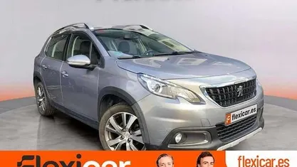 Usado Peugeot 2008 Allure 100 CV (73 kW) 2019 SUV