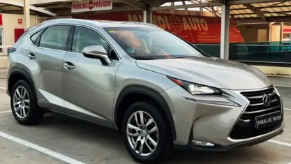Usado Lexus NX300h Executive Line 197 CV (144 kW) 2015 Plateado SUV