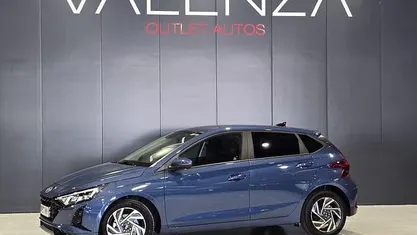 Azul Usado 2024 Hyundai i20 Berlina | 20.500 € (Un poco caro)