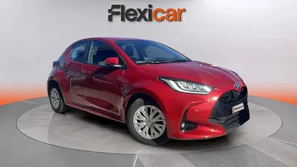 Occasion Toyota Yaris Hybrid Active 116 PK (85 kW) 2023 Rood Sedan