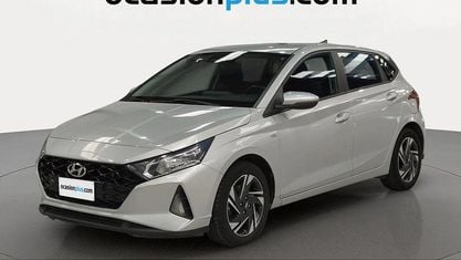 Usado Hyundai i20 100 CV (73 kW) 2022 Gris plata Utilitario