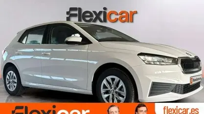 Usado Skoda Fabia Ambition 95 CV (69 kW) 2023 Blanco Utilitario